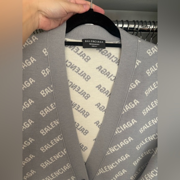 Balenciaga Grey Printed Cardigan Unisex Oversized Size Medium Collection 2022 - Picture 4 of 14